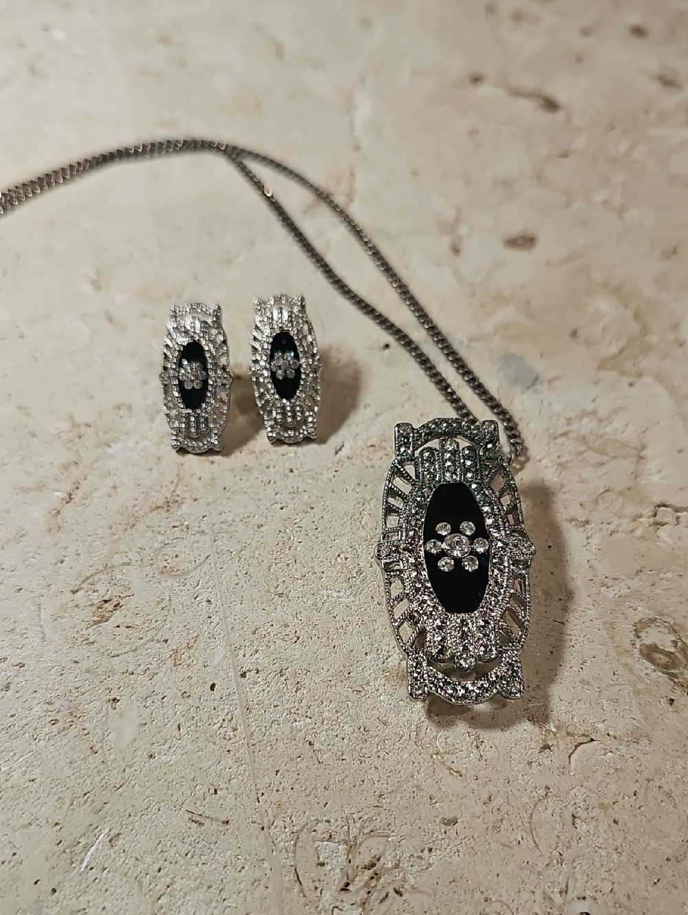 Vintage Silver and Black Crystal Filigree Pendant Necklace and Earrings Set
